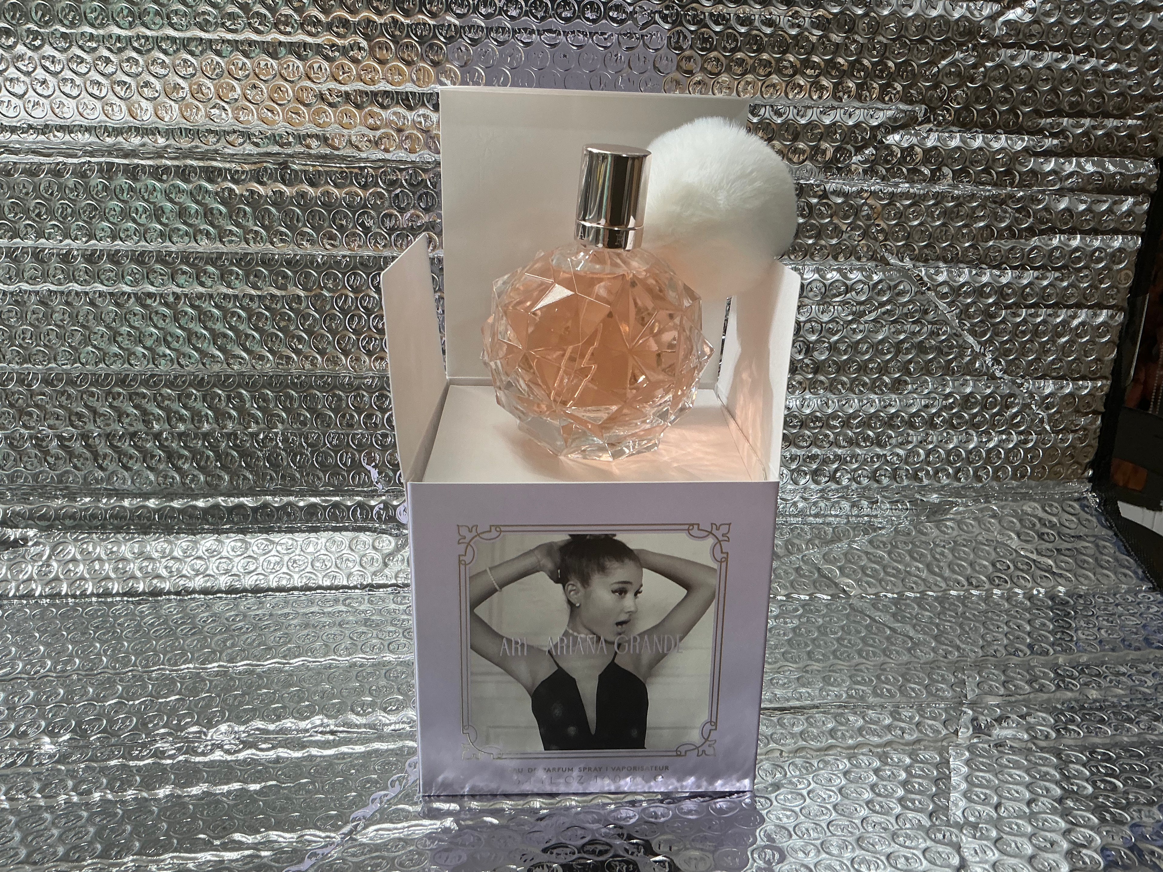 Ariana Grande Ari Eau de Parfum 3.4 oz / 100 mL for Women