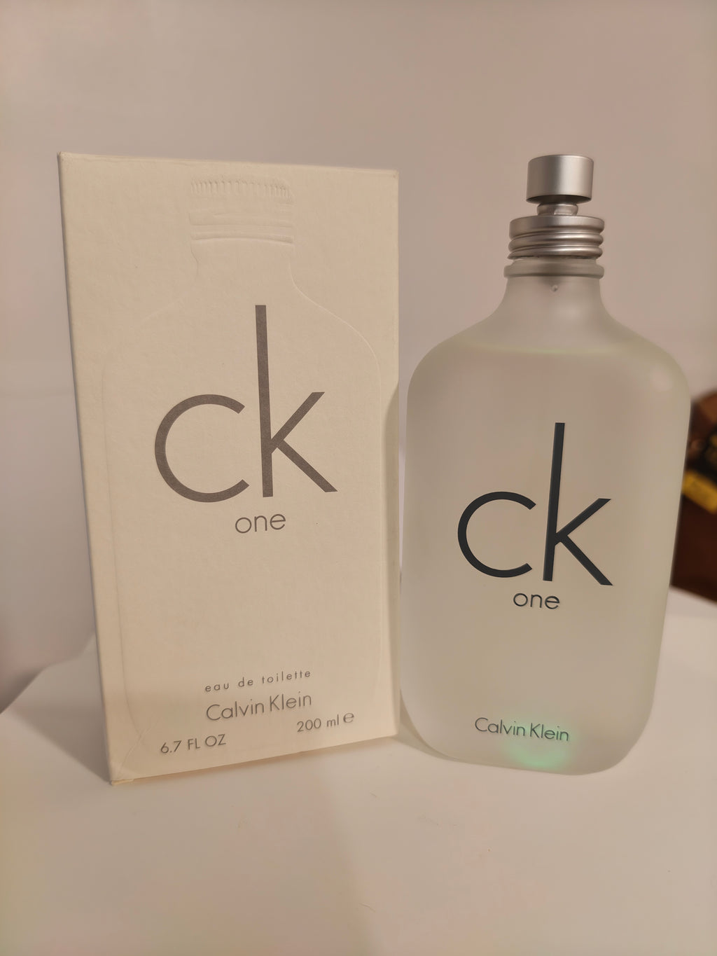 Calvin Klein CK One Eau de Toilette for Men & Women – 200ml (6.7oz)
