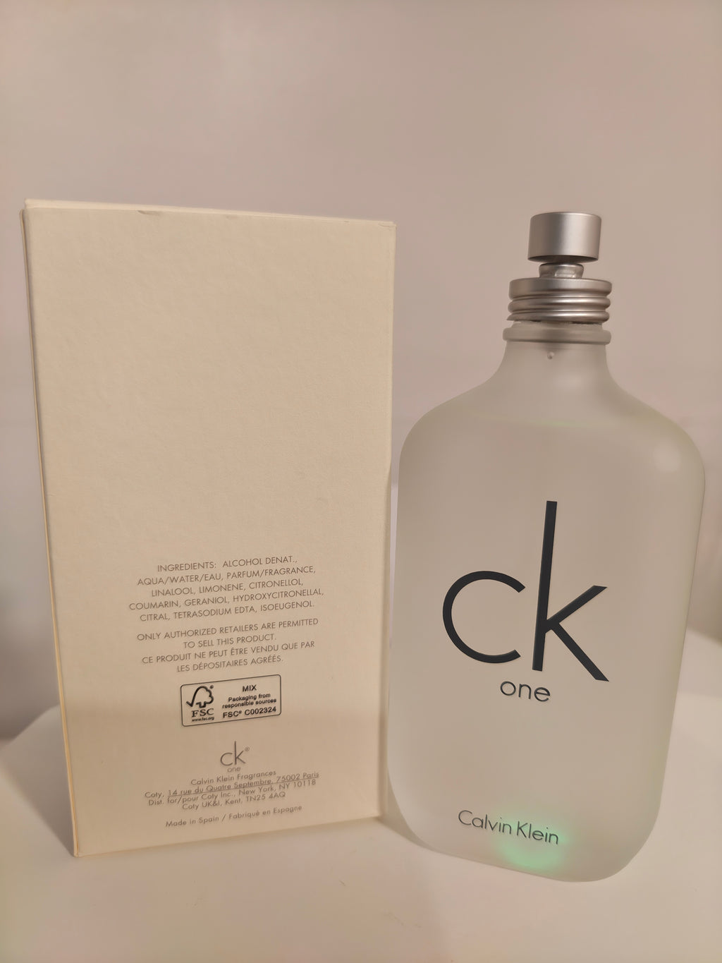 Calvin Klein CK One Eau de Toilette for Men & Women – 200ml (6.7oz)