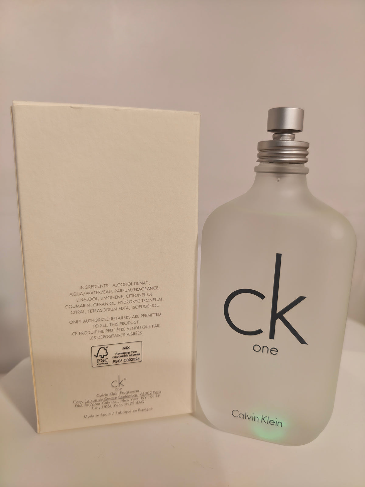 Calvin Klein CK One Eau de Toilette for Men & Women – 200ml (6.7oz)